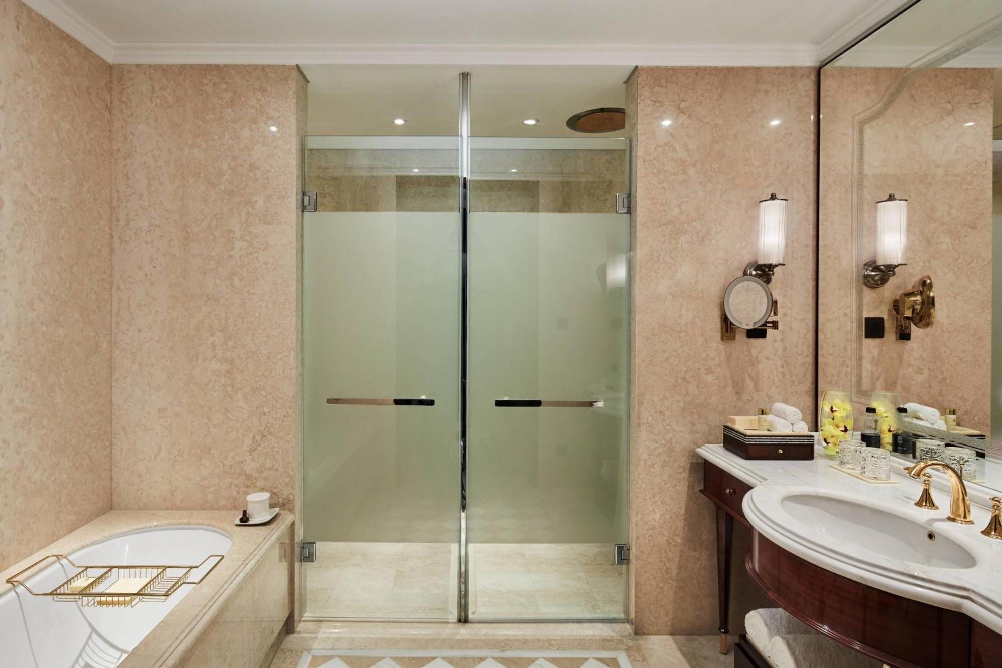 The Ritz-Carlton, Pune Exterior foto